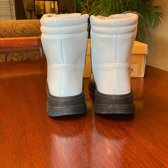 YOKI white boot with zipper side size 11 NEW - Picture 4 of 6